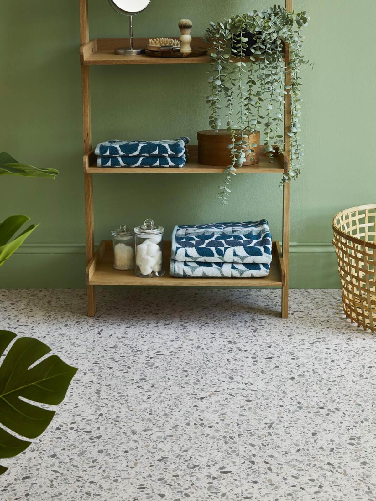 Gibson: Beautifully designed LVT flooring from the Amtico Spacia